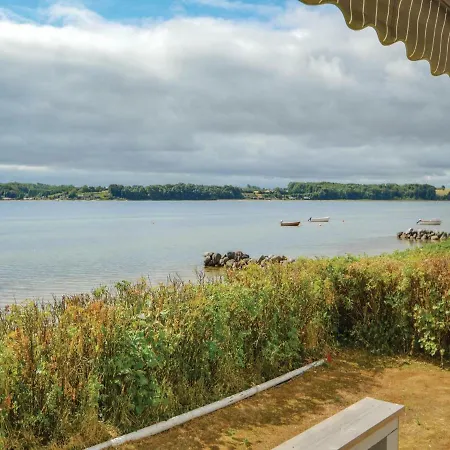 Semesterbostad Three-bedroom Holiday In