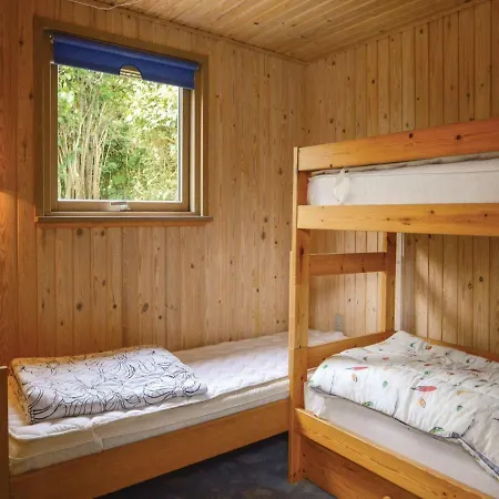 Semesterbostad Three-bedroom Holiday In *