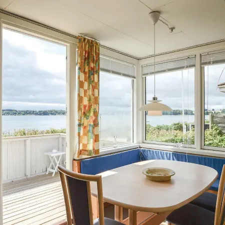 Three-bedroom Holiday In * Hejls