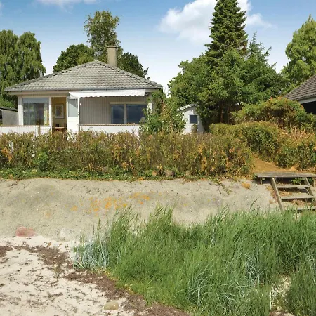 Three-bedroom Holiday In Hejls